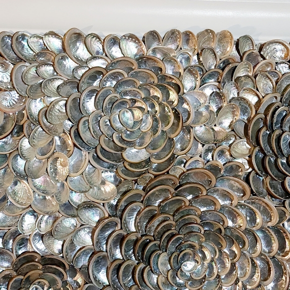 29" x 29" HANDMADE FRAMED ABALONE SHELL ARTWORK - Picture 5 of 7